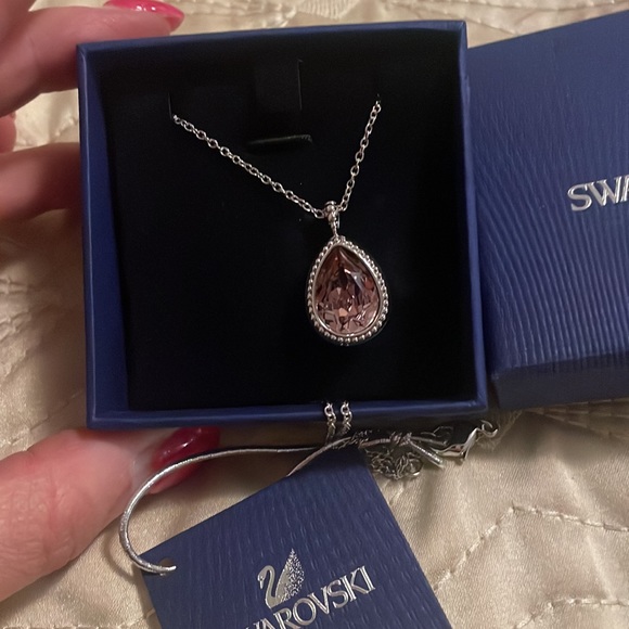 Authentic Swarovski light pink sapphire crystal necklace - Picture 2 of 4
